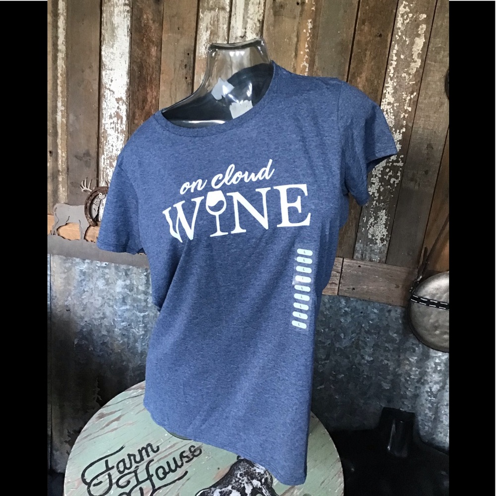 On Cloud Wine. Logo Tee